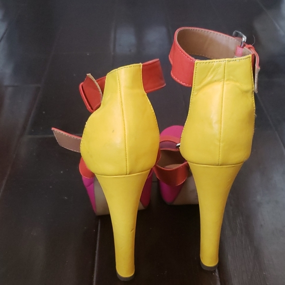 Multi colored strappy sandals - Picture 2 of 4